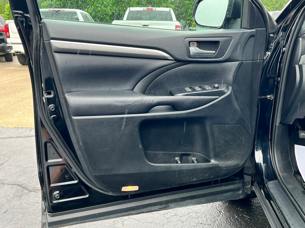 used 2019 Toyota Highlander car, priced at $25,830