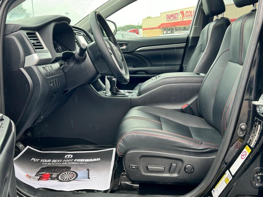 used 2019 Toyota Highlander car, priced at $25,830