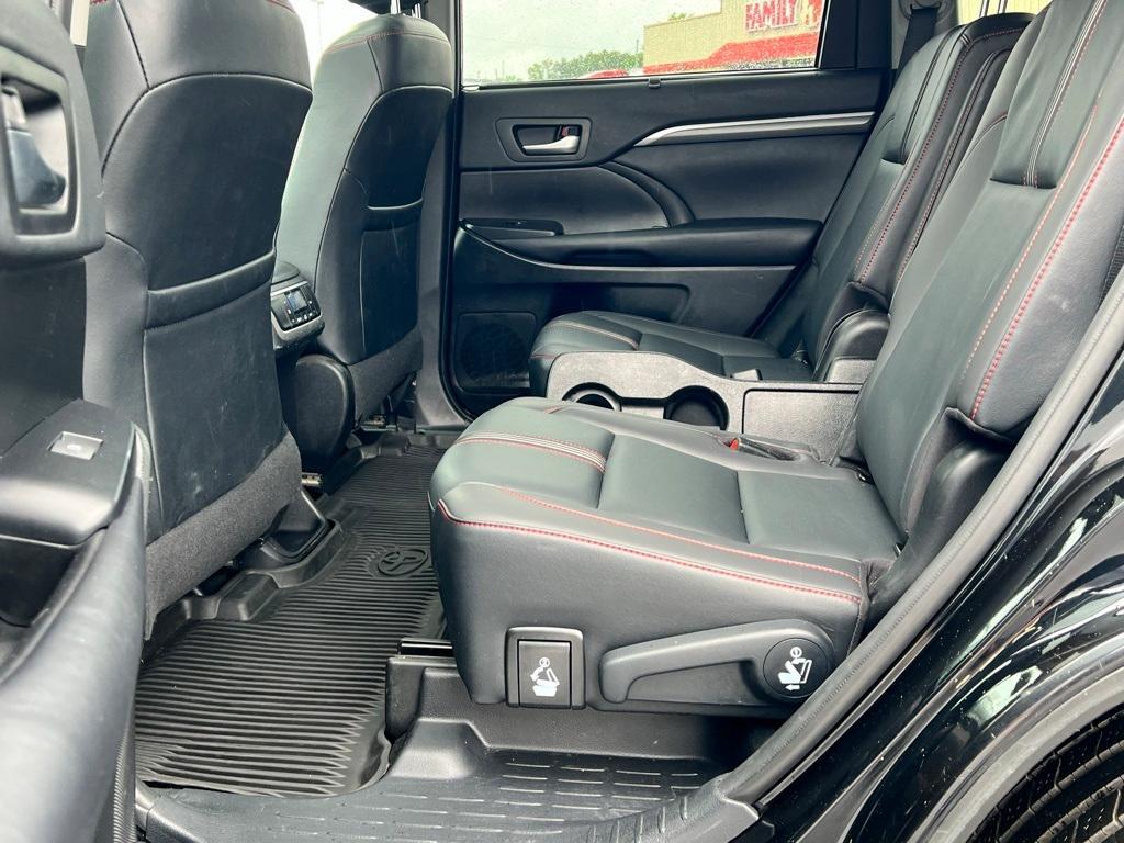 used 2019 Toyota Highlander car, priced at $25,830