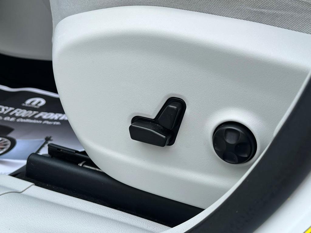 used 2021 Jeep Cherokee car, priced at $22,976