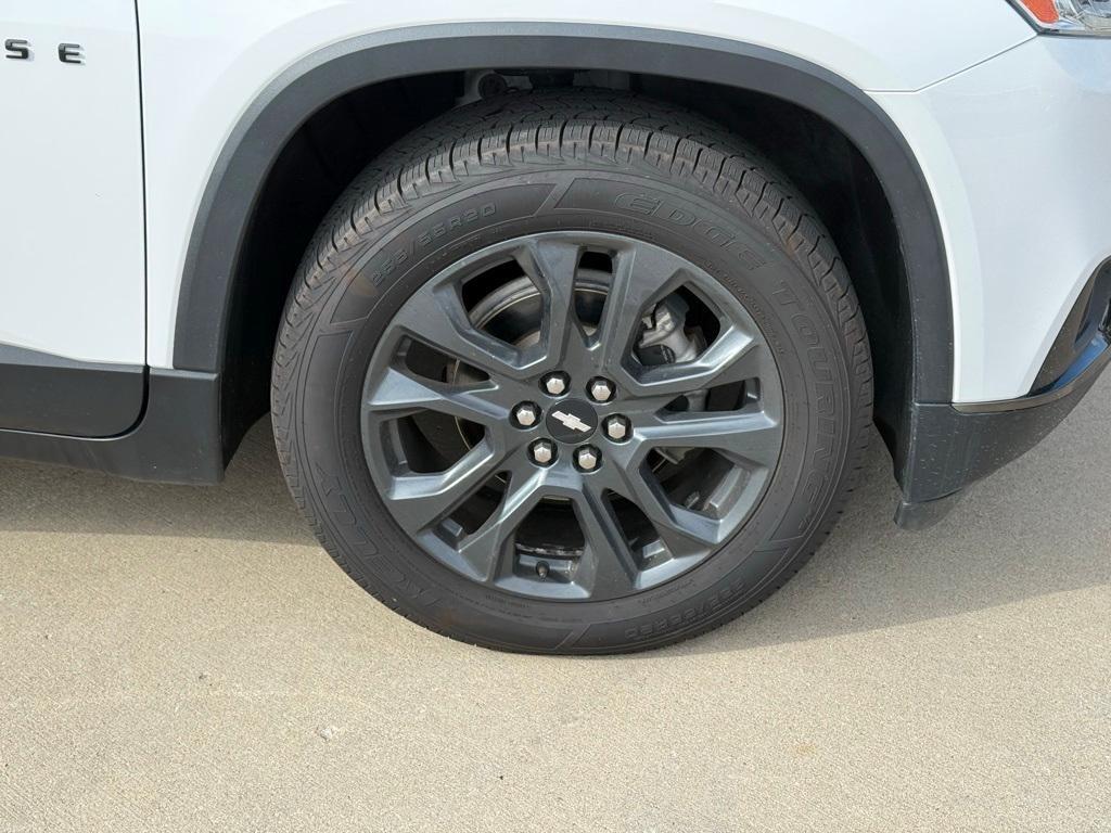used 2021 Chevrolet Traverse car, priced at $23,225