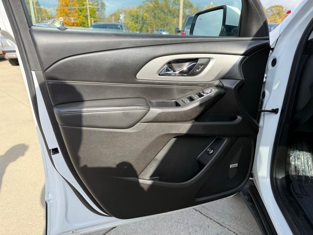 used 2021 Chevrolet Traverse car, priced at $23,225