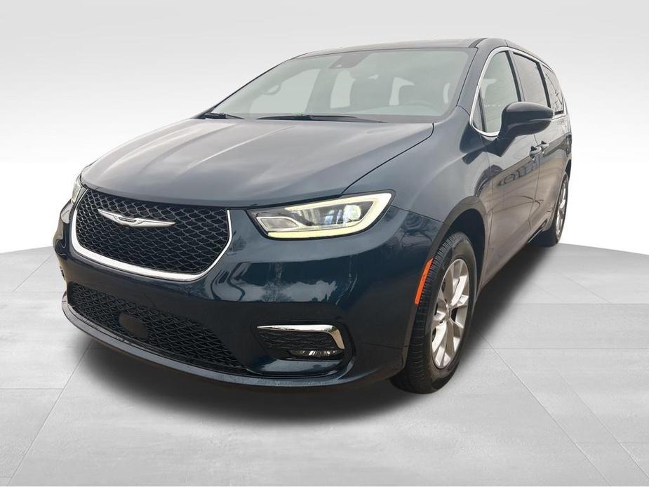 new 2025 Chrysler Pacifica car, priced at $44,630