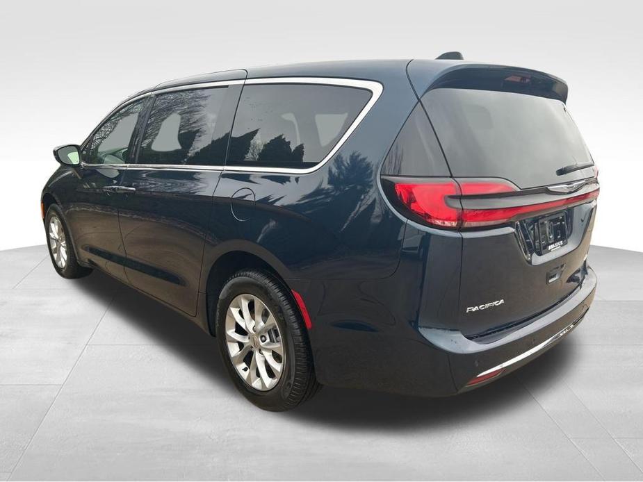 new 2025 Chrysler Pacifica car, priced at $44,630