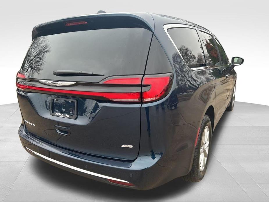 new 2025 Chrysler Pacifica car, priced at $44,630