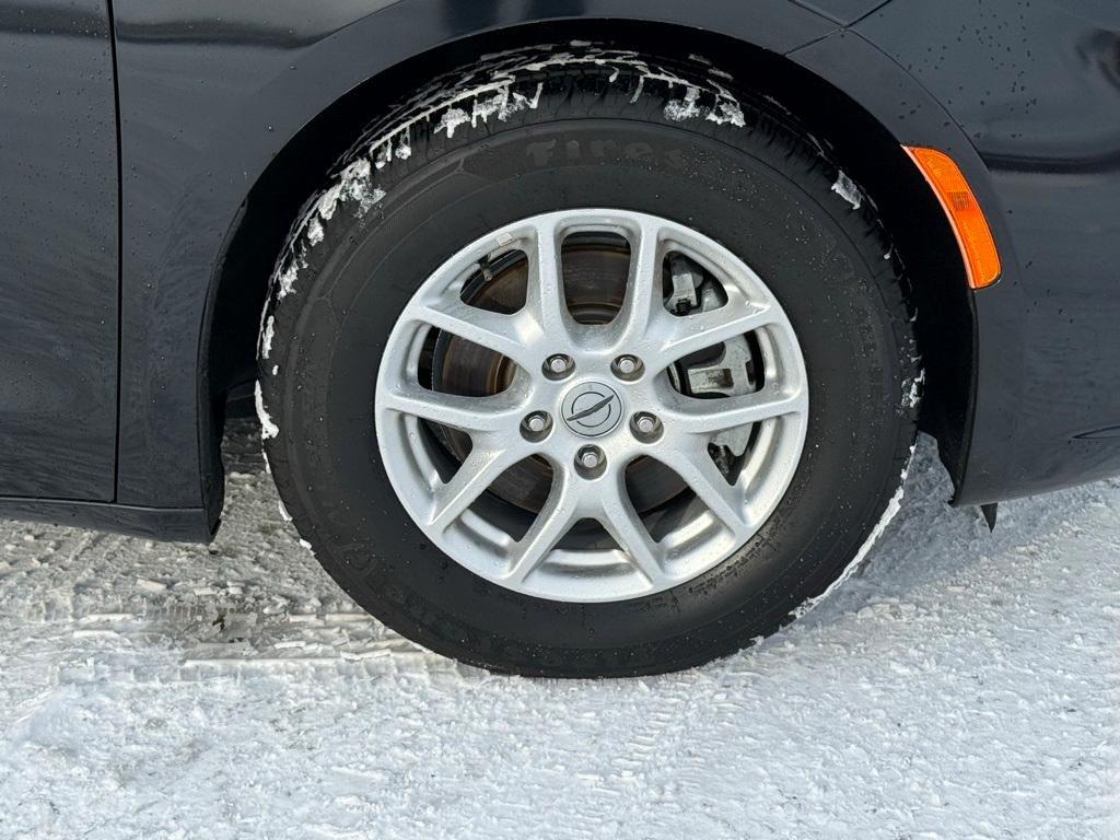 used 2022 Chrysler Pacifica car, priced at $23,511