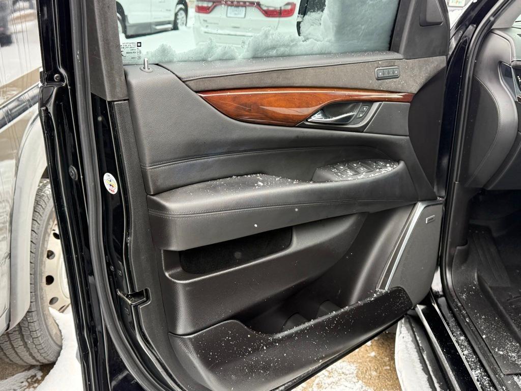 used 2018 Cadillac Escalade ESV car, priced at $34,884