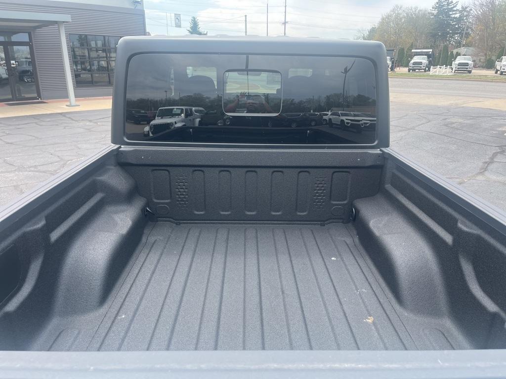 new 2025 Jeep Gladiator car, priced at $47,890