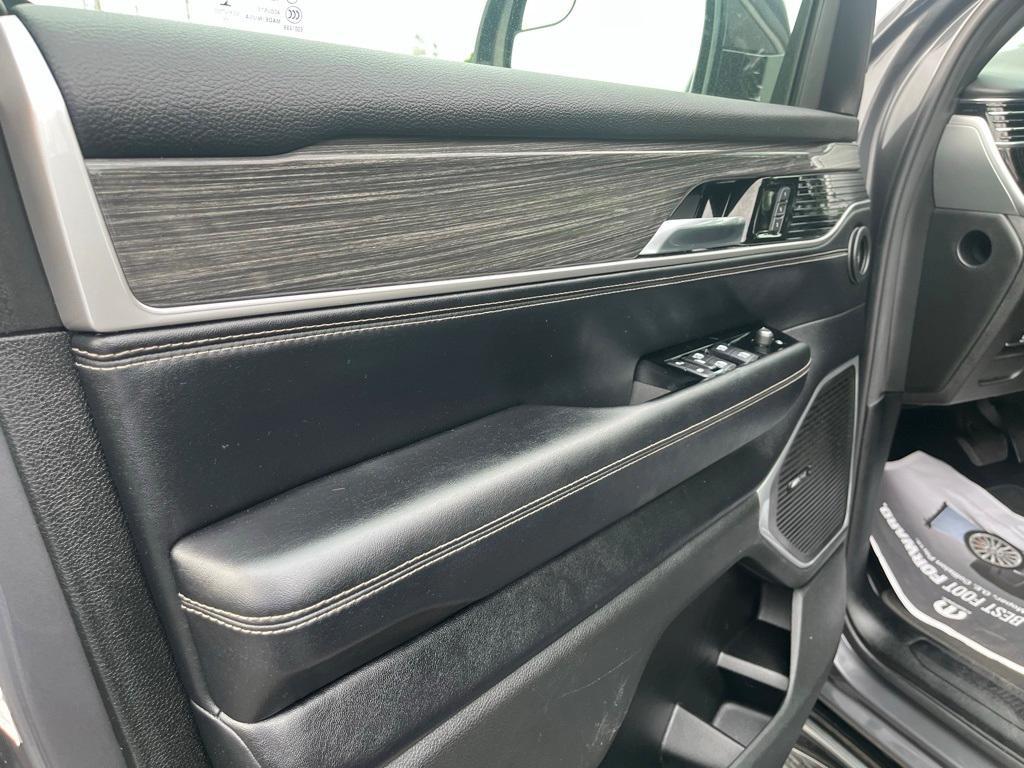 used 2022 Jeep Wagoneer car, priced at $38,984
