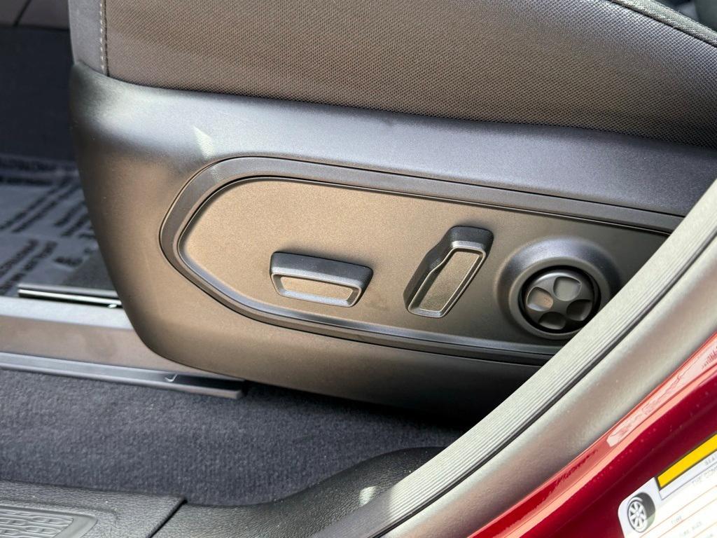 new 2025 Jeep Grand Cherokee car, priced at $42,915