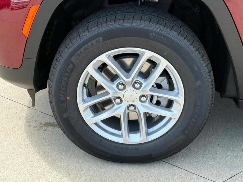 new 2025 Jeep Grand Cherokee car, priced at $42,915