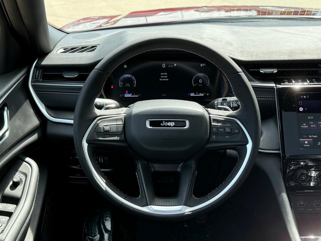 new 2025 Jeep Grand Cherokee car, priced at $42,915