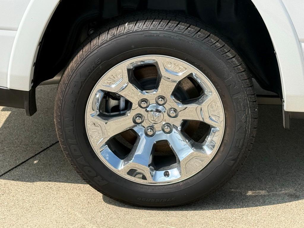 new 2025 Ram 1500 car, priced at $57,971