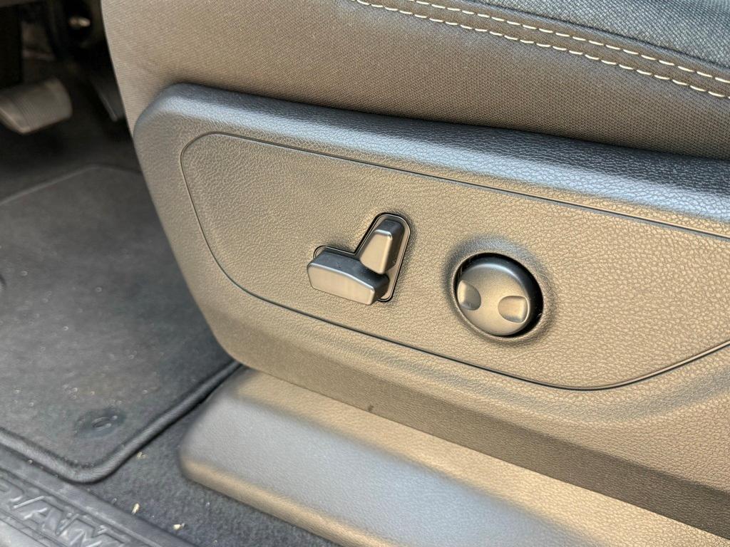 new 2025 Ram 1500 car, priced at $57,971