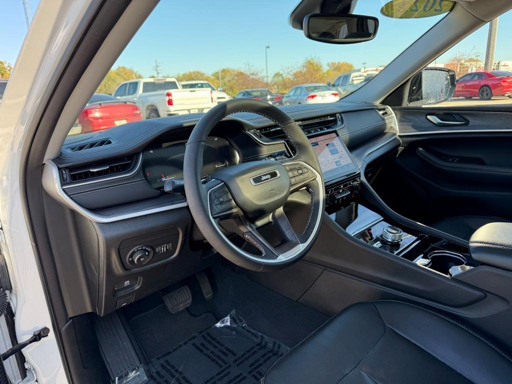 used 2023 Jeep Grand Cherokee car, priced at $30,276