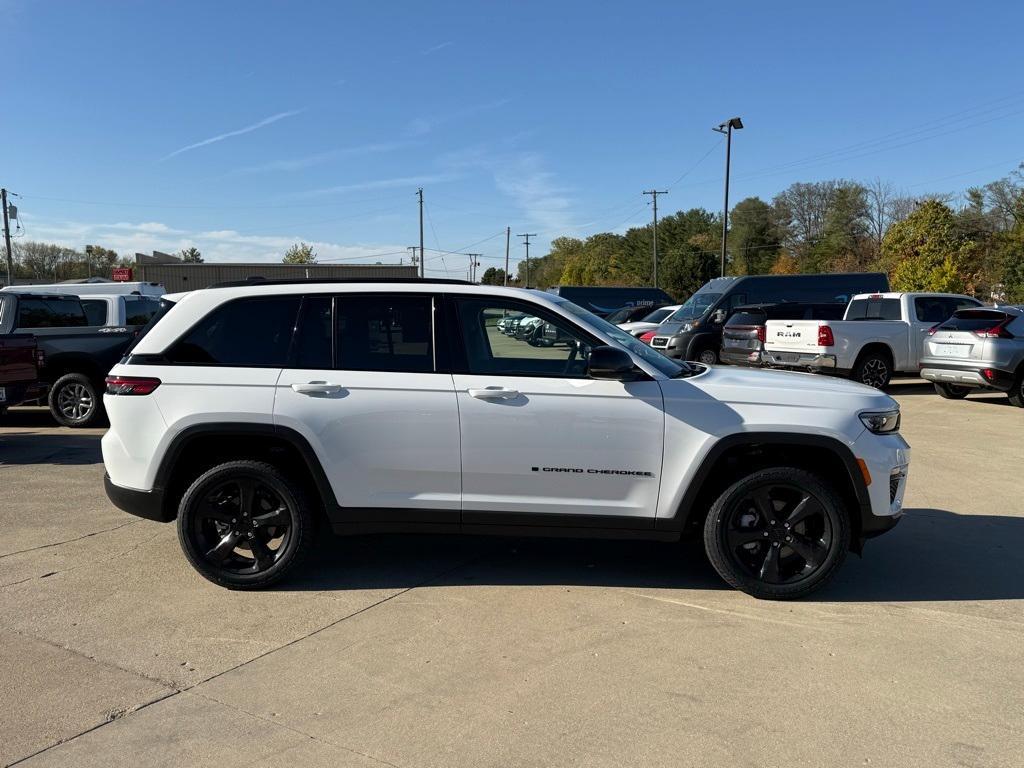used 2023 Jeep Grand Cherokee car, priced at $30,276