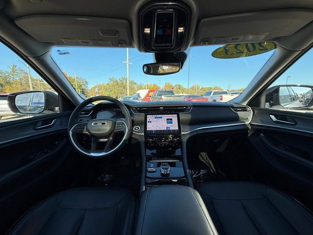 used 2023 Jeep Grand Cherokee car, priced at $30,276