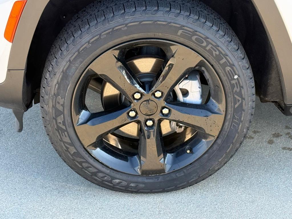 used 2023 Jeep Grand Cherokee car, priced at $30,276