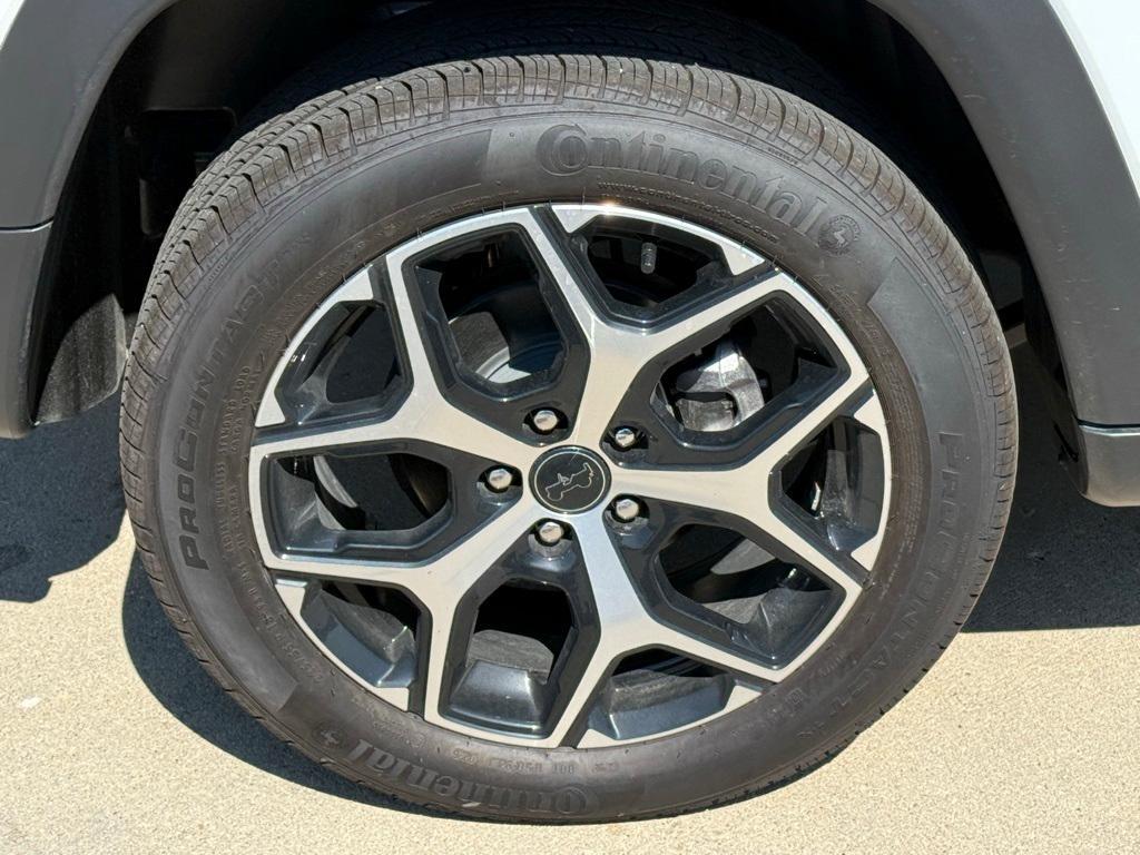 new 2025 Jeep Compass car, priced at $32,240