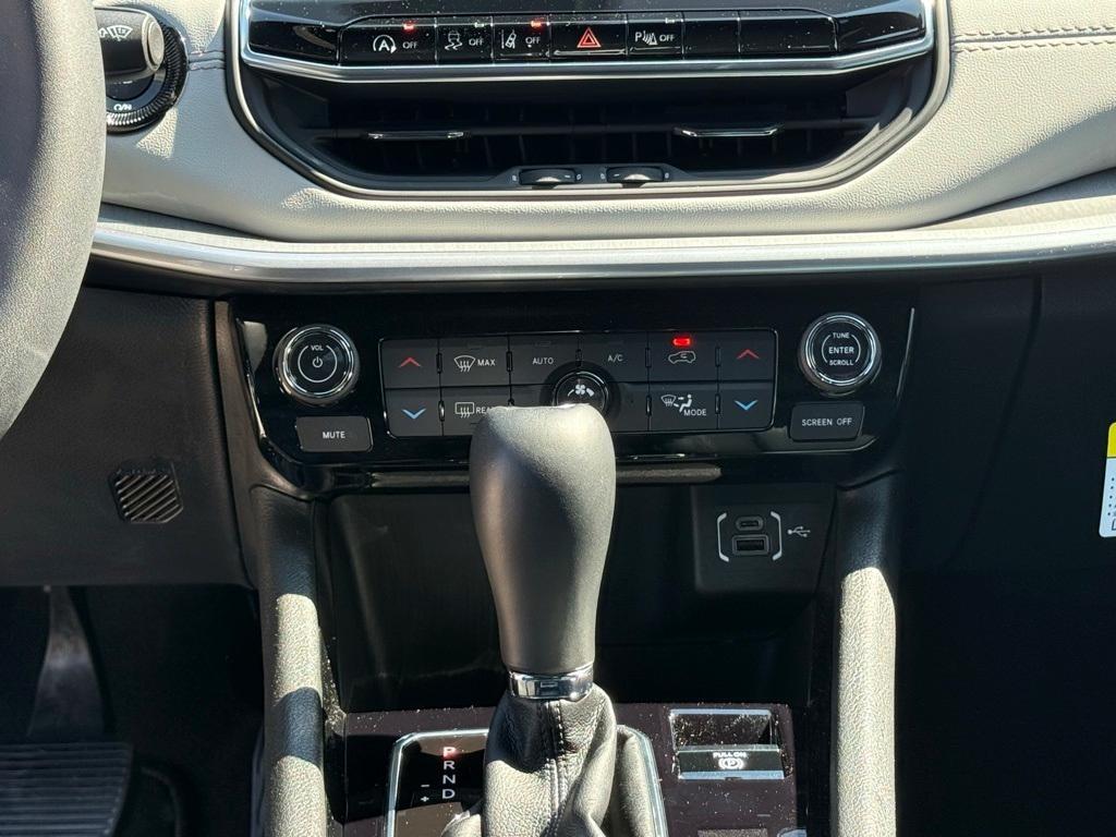 new 2025 Jeep Compass car, priced at $32,240