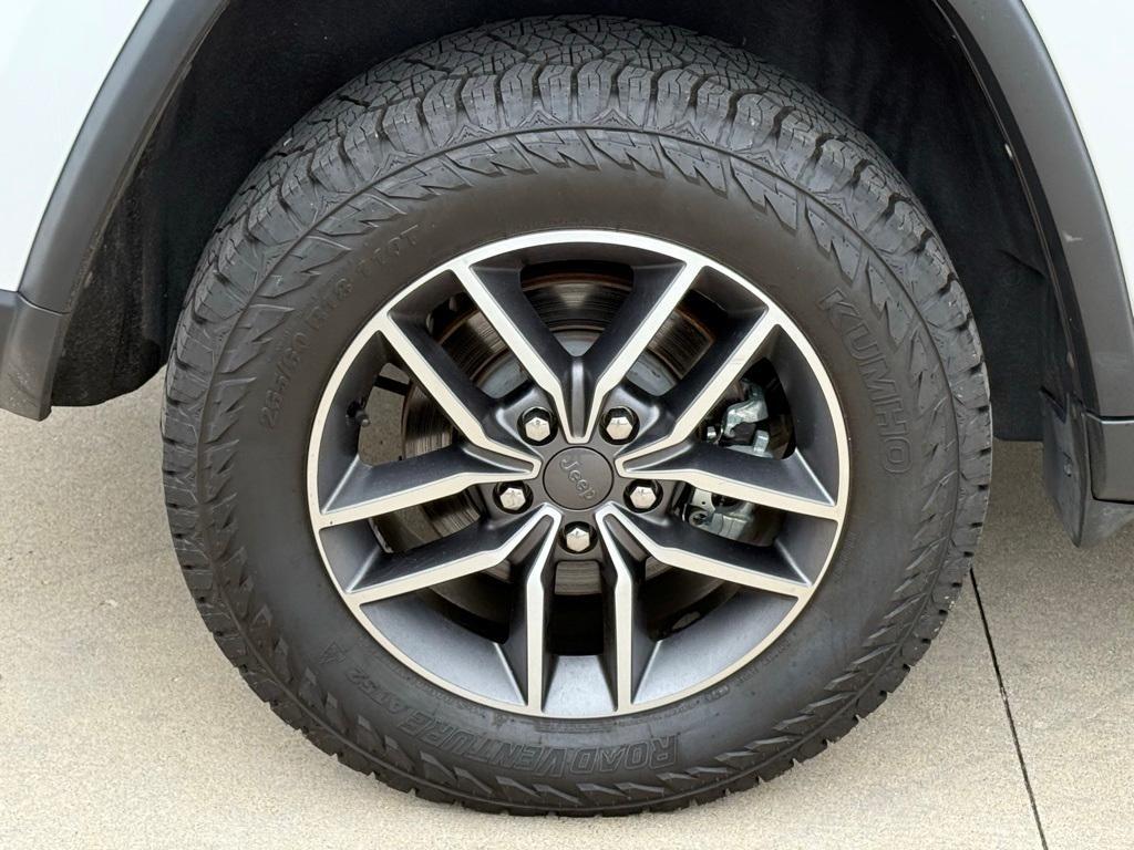 used 2022 Jeep Grand Cherokee WK car, priced at $28,325
