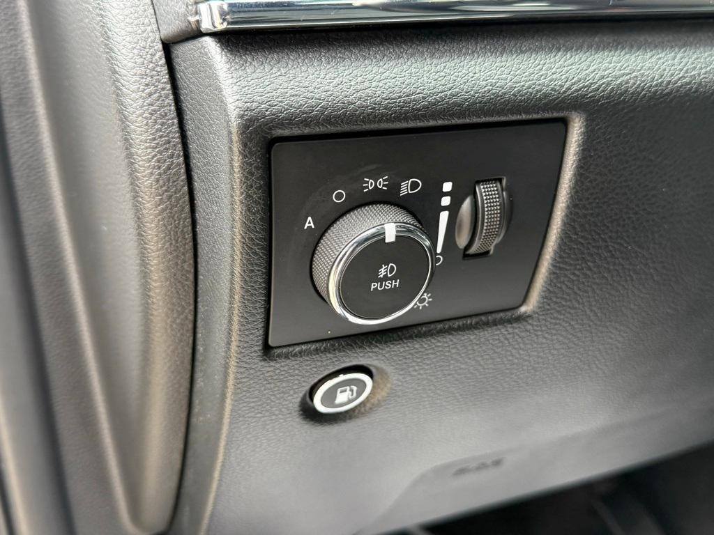 used 2022 Jeep Grand Cherokee WK car, priced at $28,325