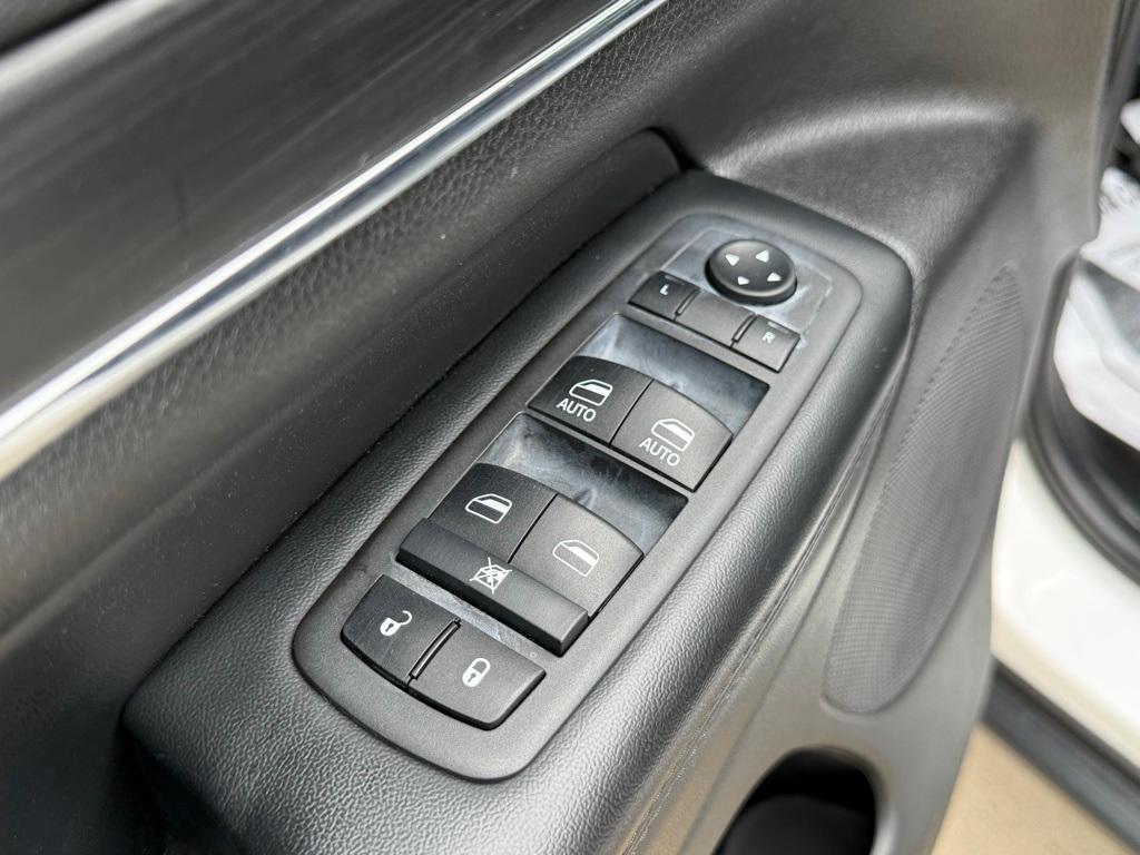 used 2022 Jeep Grand Cherokee WK car, priced at $28,325