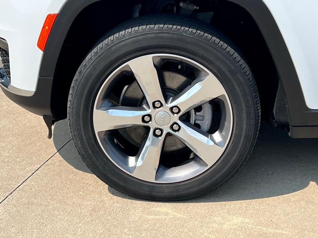 used 2021 Jeep Grand Cherokee L car, priced at $29,833
