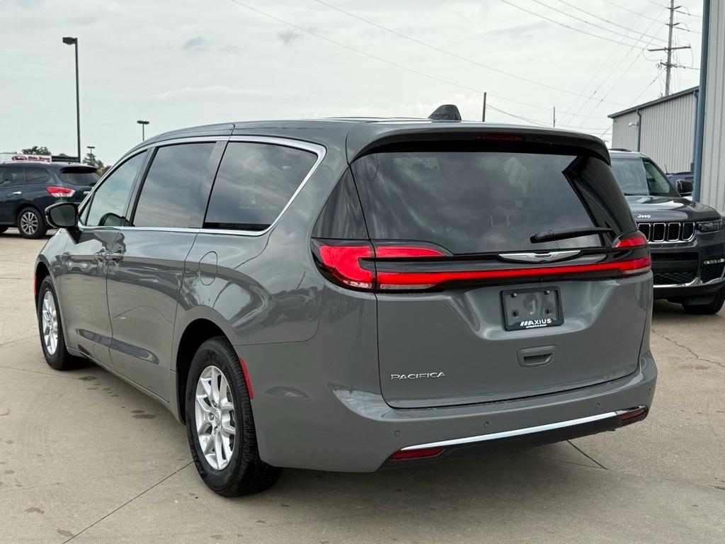 new 2025 Chrysler Pacifica car, priced at $44,585