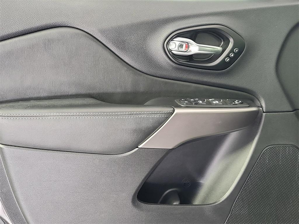 used 2022 Jeep Cherokee car, priced at $25,300