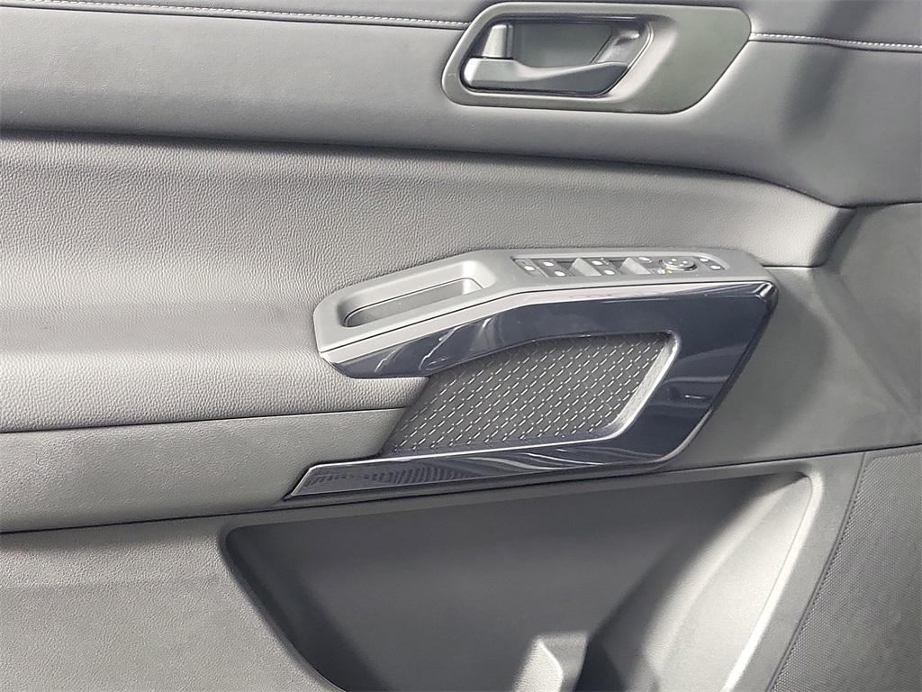 new 2025 Nissan Pathfinder car, priced at $43,074