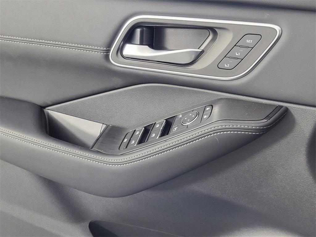 new 2025 Nissan Rogue car, priced at $41,200