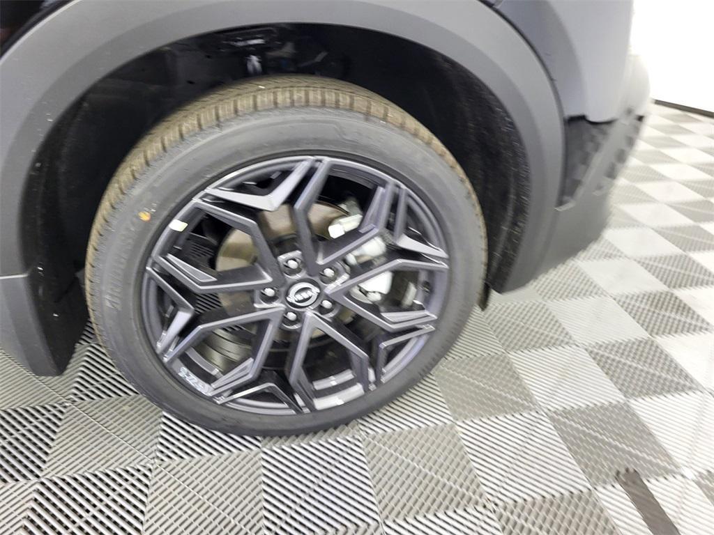 new 2025 Nissan Kicks car, priced at $31,699