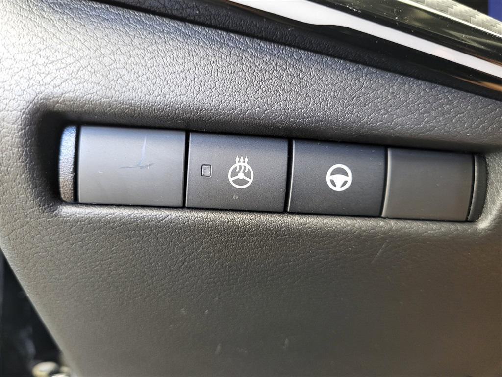 new 2025 Nissan Kicks car, priced at $31,699