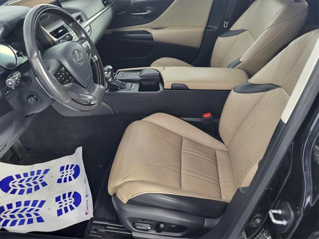 used 2020 Lexus ES 300h car, priced at $27,000