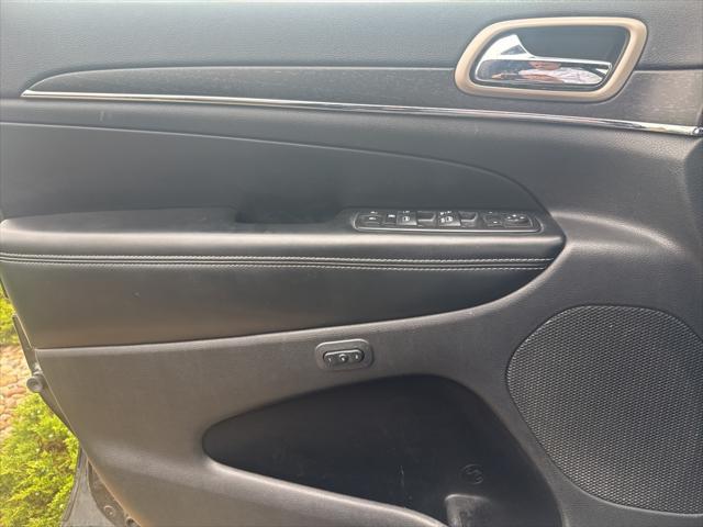 used 2015 Jeep Grand Cherokee car, priced at $12,300