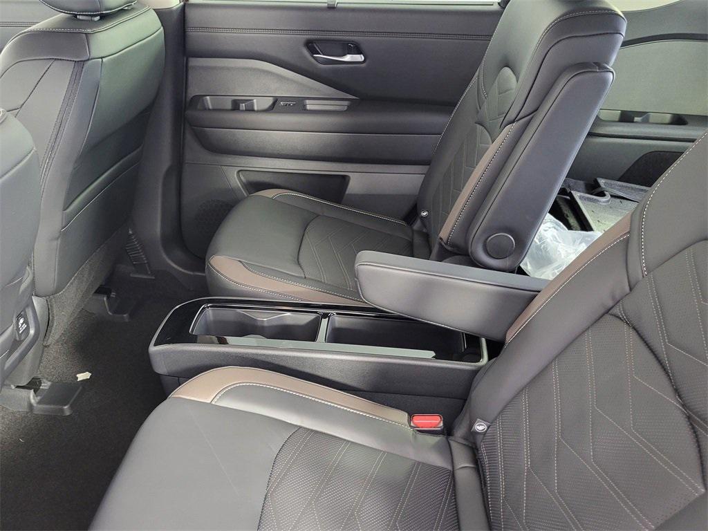 new 2025 Nissan Pathfinder car, priced at $52,142