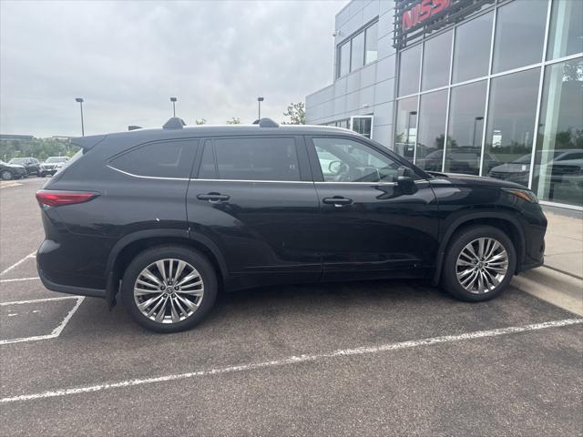 used 2022 Toyota Highlander car, priced at $42,200