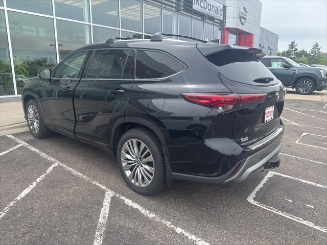 used 2022 Toyota Highlander car, priced at $42,200