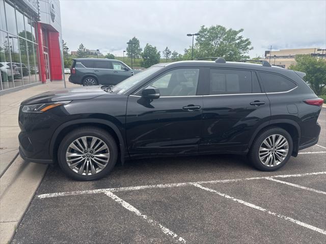 used 2022 Toyota Highlander car, priced at $42,200