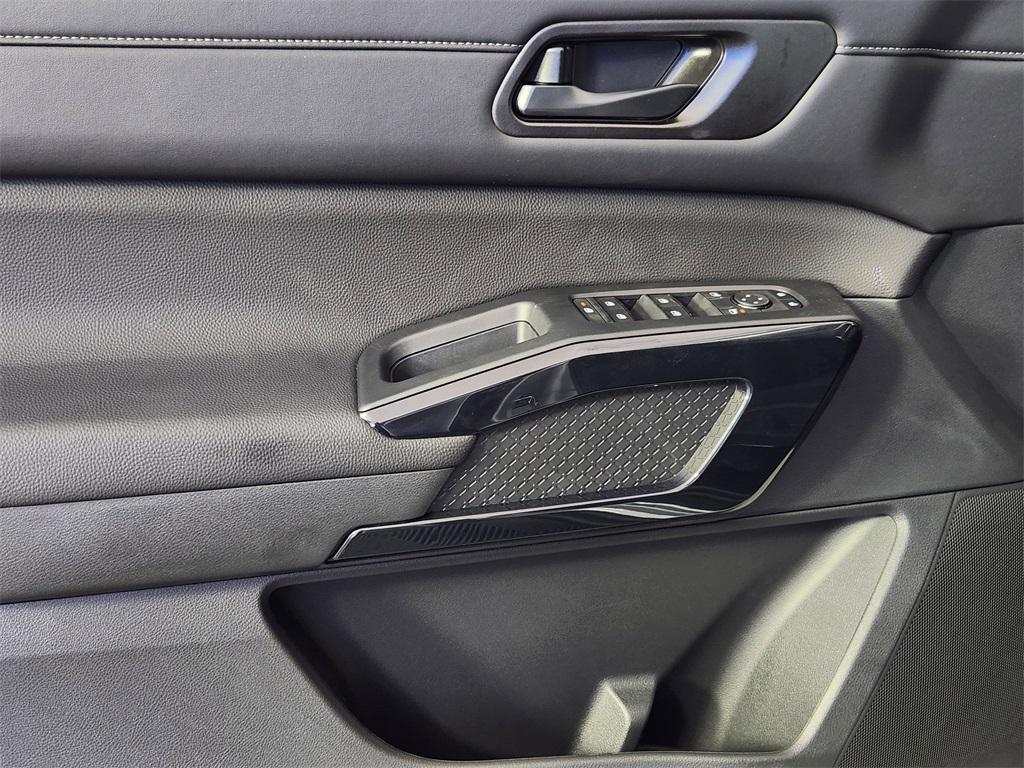 new 2025 Nissan Pathfinder car, priced at $41,849