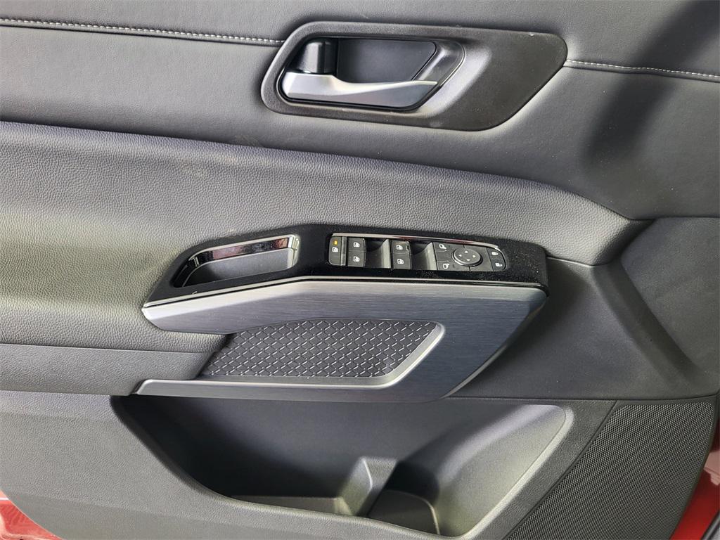 new 2025 Nissan Pathfinder car, priced at $49,312