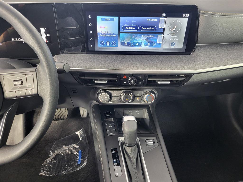 new 2025 Nissan Kicks car, priced at $28,425