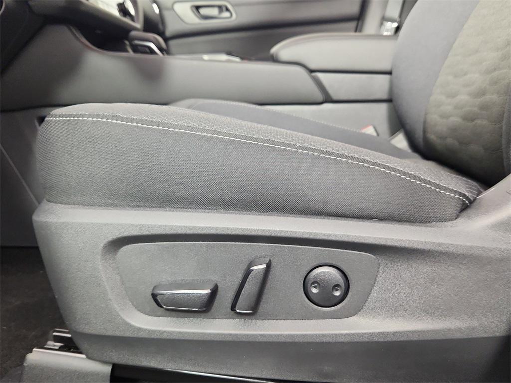new 2025 Nissan Pathfinder car, priced at $42,205