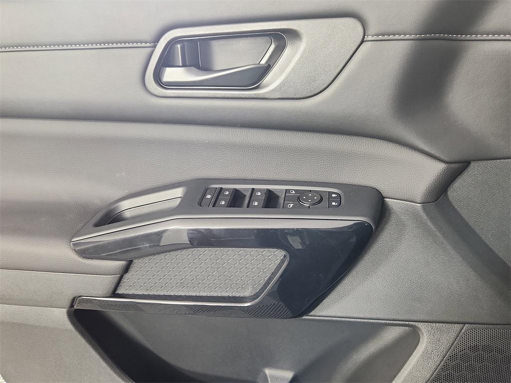 new 2025 Nissan Pathfinder car, priced at $43,910