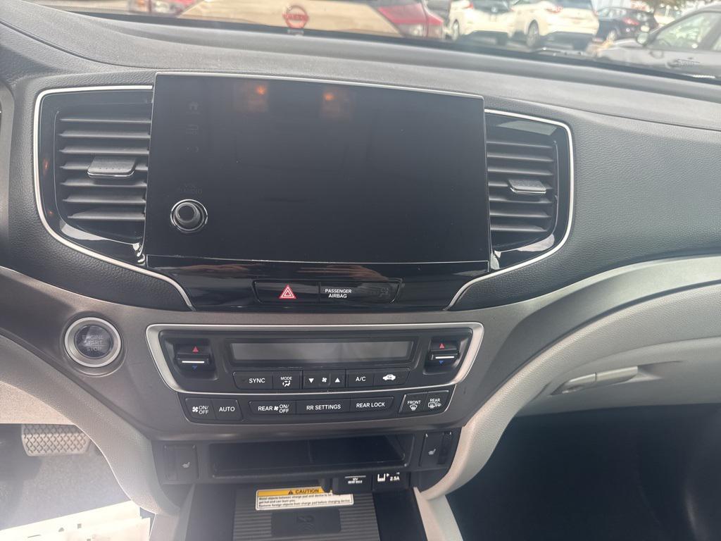 used 2022 Honda Pilot car, priced at $31,900