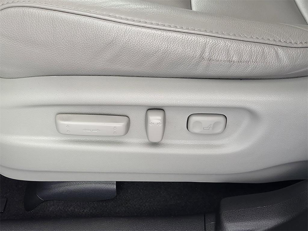 used 2022 Honda Pilot car, priced at $31,900