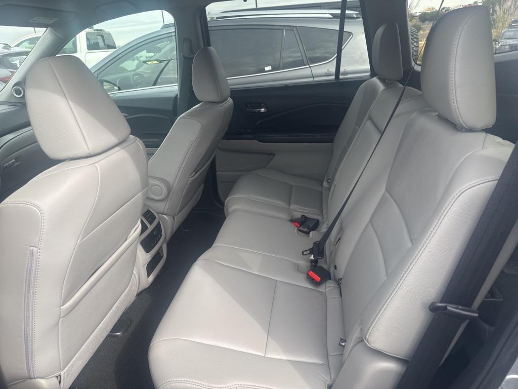 used 2022 Honda Pilot car, priced at $31,900