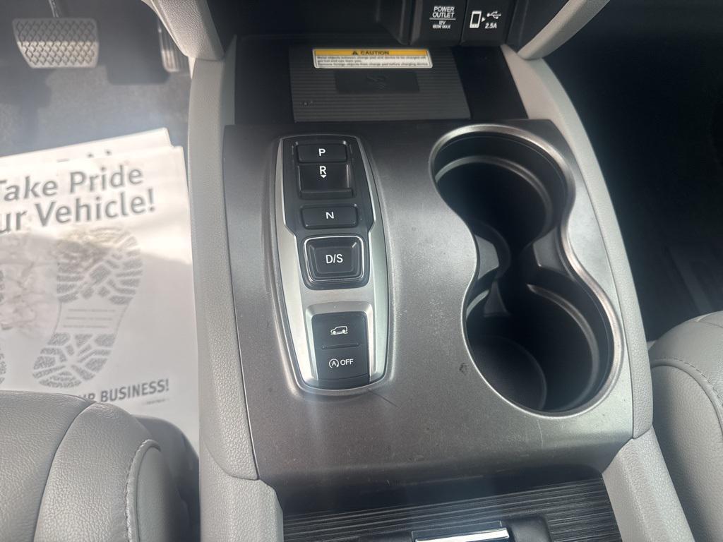 used 2022 Honda Pilot car, priced at $31,900