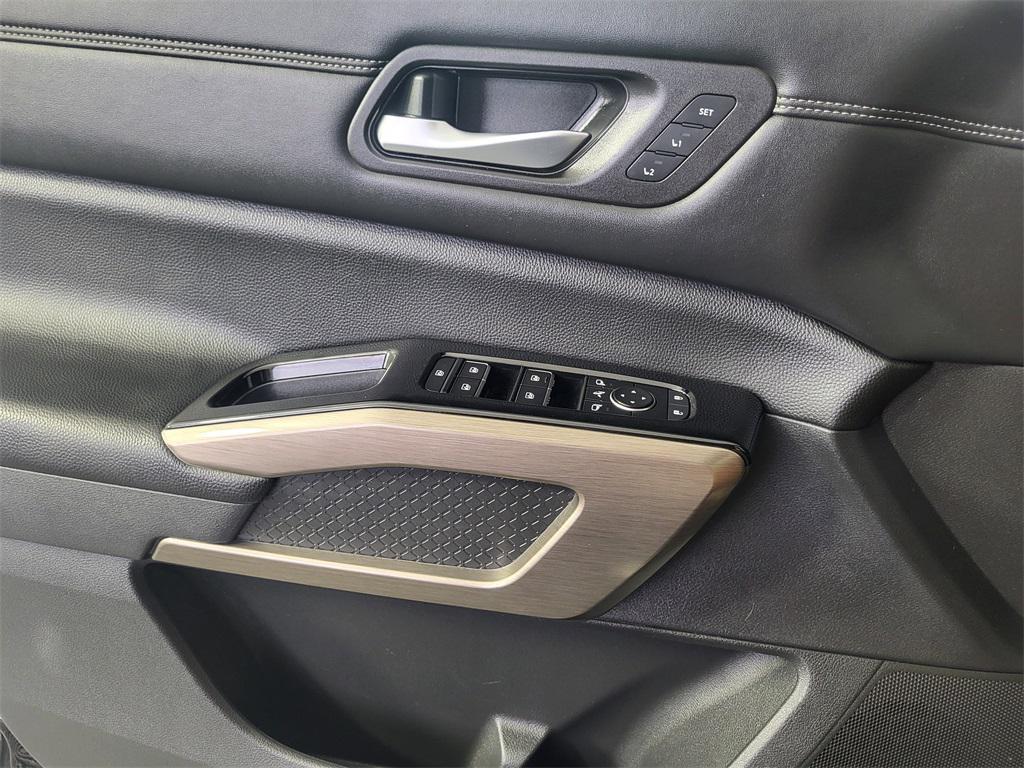 used 2022 Nissan Pathfinder car, priced at $29,000